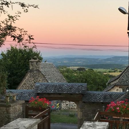 Gite Lo Soulenquo à Fonteilles Golinhac Esterno foto