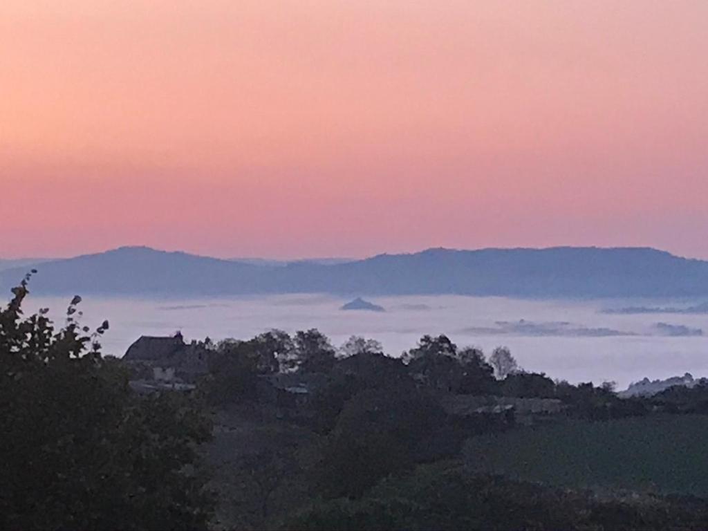 Gite Lo Soulenquo à Fonteilles Golinhac Esterno foto