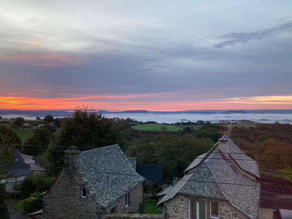 Gite Lo Soulenquo à Fonteilles Golinhac Esterno foto